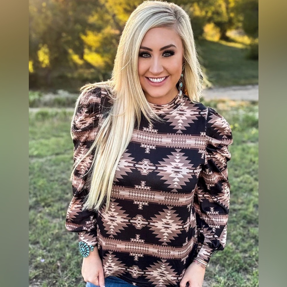 🤎🤍🖤 Sterling Kreek Western Aztec Blouse 🖤🤍🤎